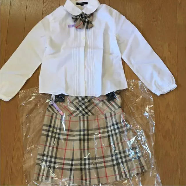 BURBERRY(バーバリー)のBurberry フォーマルセット キッズ/ベビー/マタニティのキッズ服女の子用(90cm~)(ドレス/フォーマル)の商品写真