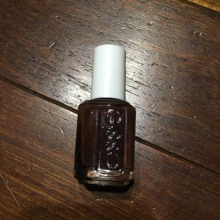 エッシー(Essie)の【Cocoa様専用】中古essie マニキュア一本(マニキュア)