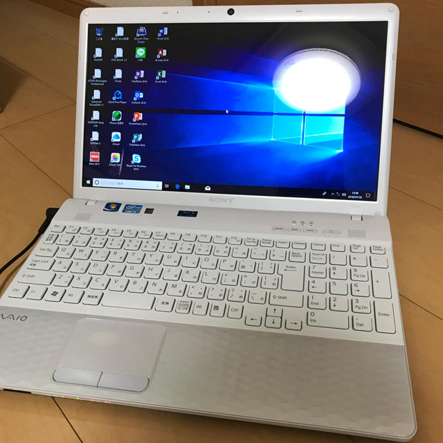 美品 ノートパソコン 840g 11型 VAIO Pro i5 8世代 カメラ