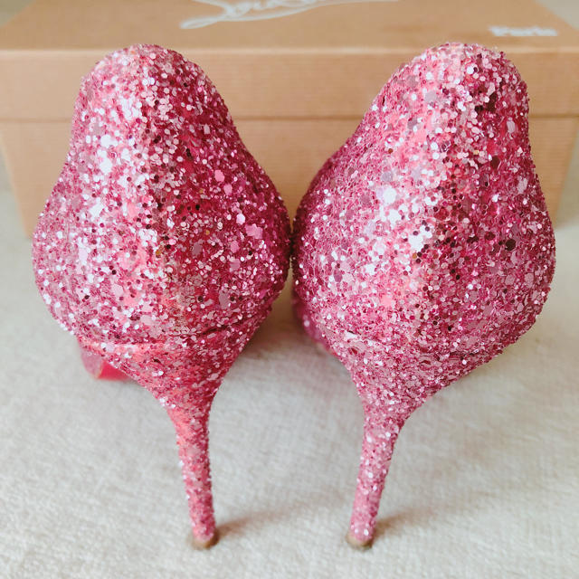 Christian Louboutin(クリスチャンルブタン)のクリスチャンルブタン pinkパンプス レディースの靴/シューズ(ハイヒール/パンプス)の商品写真