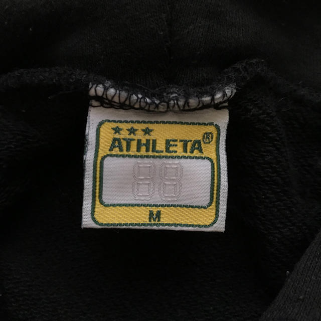ATHLETA(アスレタ)の【ちょこくろさん専用】アスレタ 黒パーカー スポーツ/アウトドアのサッカー/フットサル(ウェア)の商品写真
