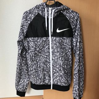 ナイキ(NIKE)のNIKE パーカー(パーカー)