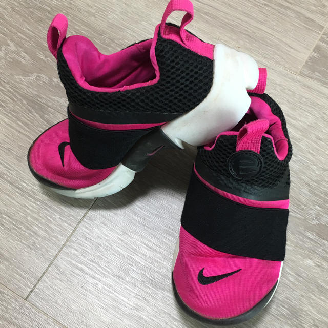 NIKE(ナイキ)の17cm NIKE プレストエクストリーム スレ無し  キッズ/ベビー/マタニティのキッズ靴/シューズ(15cm~)(スニーカー)の商品写真