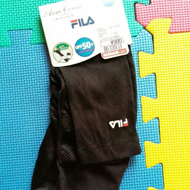 FILA(フィラ)の値下げ　アームカバー　FILA　UPF50+新品 レディースのファッション小物(その他)の商品写真