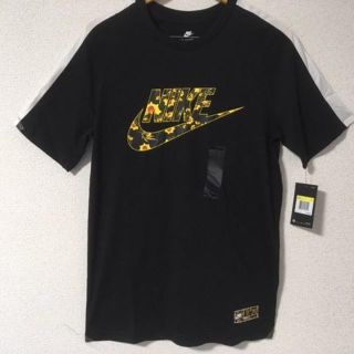 ナイキ(NIKE)の【日本未発売】新品 Sサイズ NIKE フローラル Tシャツ ブラック(Tシャツ/カットソー(半袖/袖なし))