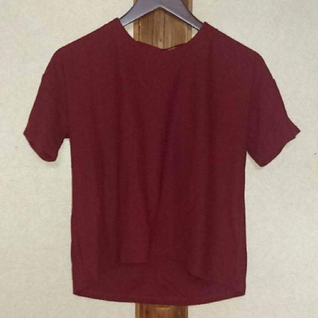 しまむら(シマムラ)のしまむら 編み上げTシャツ エンジ M レディースのトップス(Tシャツ(半袖/袖なし))の商品写真