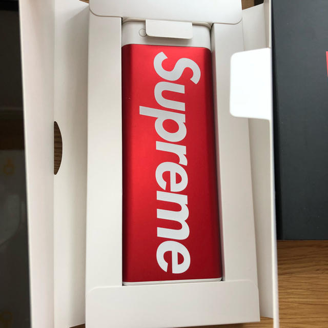 supreme モバイル バッテリー 新品