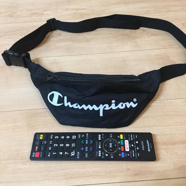 Champion(チャンピオン)の限定 チャンピオンメッセンジャーバッグ 非売品 メンズのバッグ(メッセンジャーバッグ)の商品写真