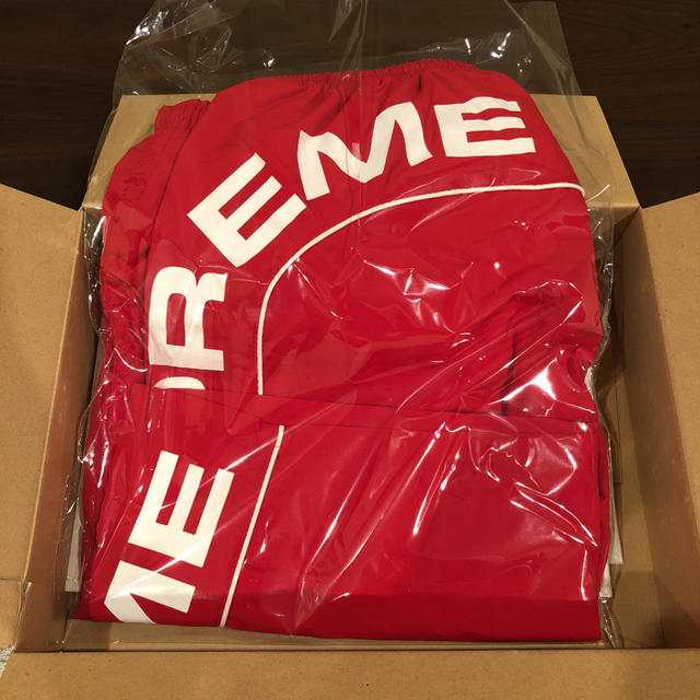 メンズSupreme Arc Logo Water Short Red Small