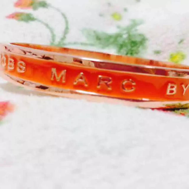 MARC BY MARC JACOBS(マークバイマークジェイコブス)の美品☆MARC BY MARC JACOBSバングル レディースのアクセサリー(ブレスレット/バングル)の商品写真