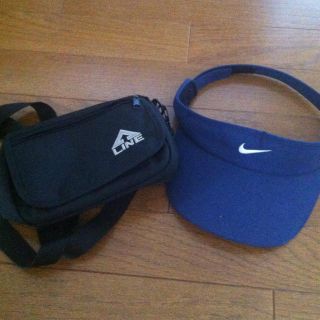 ナイキ(NIKE)のサンバイザー＆ポシェット(ボディバッグ/ウエストポーチ)