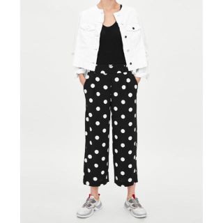 ザラ(ZARA)のザラ ZARA ドット パンツ Mサイズ(カジュアルパンツ)