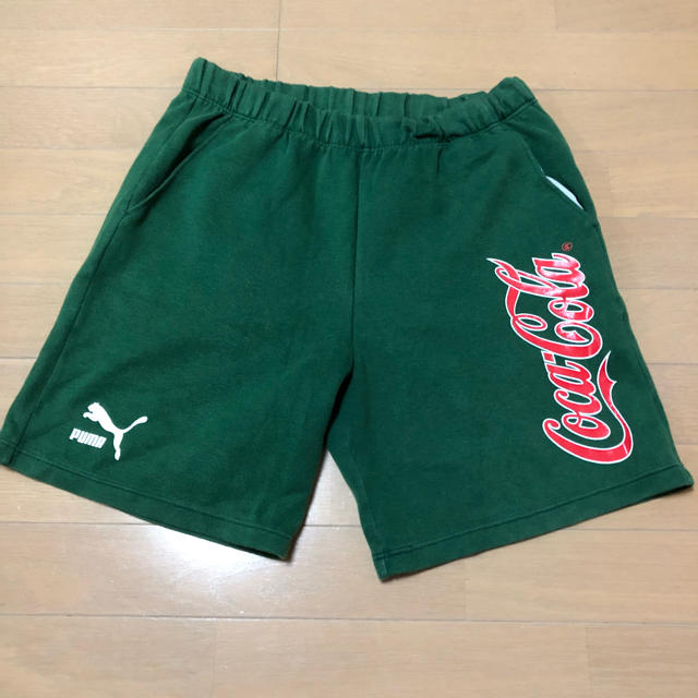 コカ・コーラ(コカコーラ)のCoca-Cola PUMA ダブルネーム ハーフパンツ メンズのパンツ(ショートパンツ)の商品写真