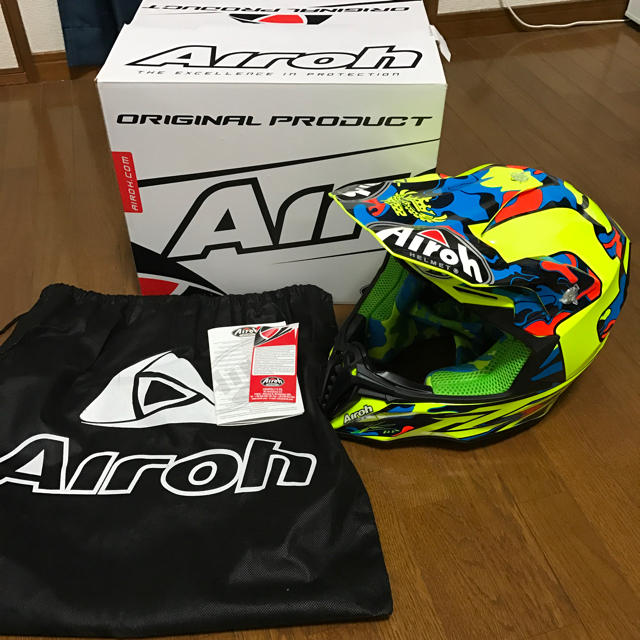 Airoh アイロー ヘルメット ゴーグルセットのサムネイル