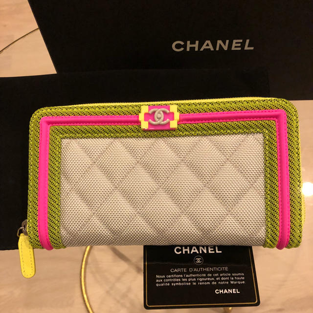 専用  CHANEL  ボーイシャネル  ネオンカラーレア長財布