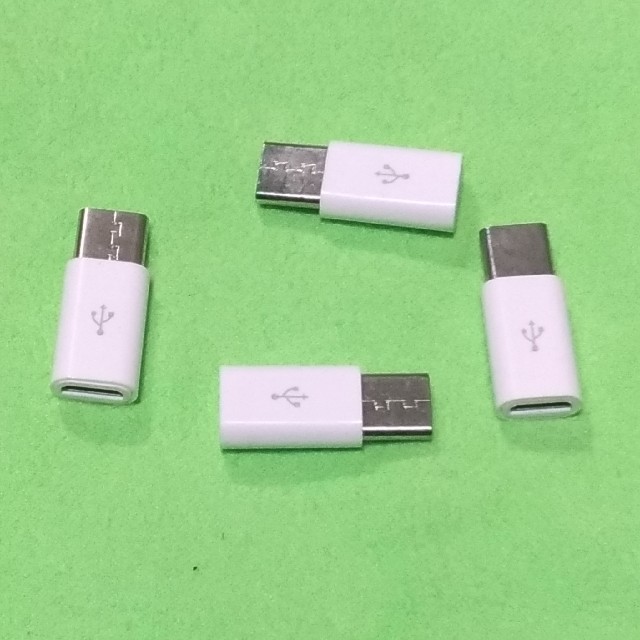 4個　USB TypeCアダプタ 　Micro-B → Type-C タイプC スマホ/家電/カメラのスマートフォン/携帯電話(バッテリー/充電器)の商品写真