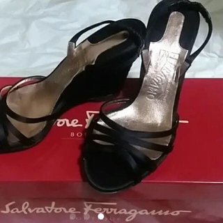 サルヴァトーレフェラガモ(Salvatore Ferragamo)のフェラガモ サンダル(サンダル)