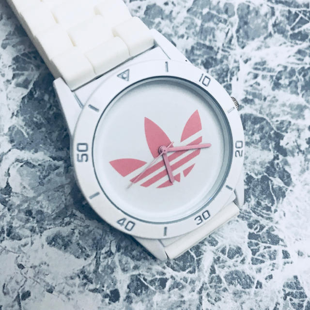 adidas(アディダス)のアディダス 腕時計 ピンク レディースのファッション小物(腕時計)の商品写真