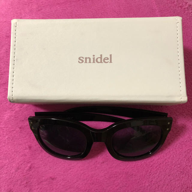 SNIDEL(スナイデル)のsnidel♡ブラックサングラス レディースのファッション小物(サングラス/メガネ)の商品写真