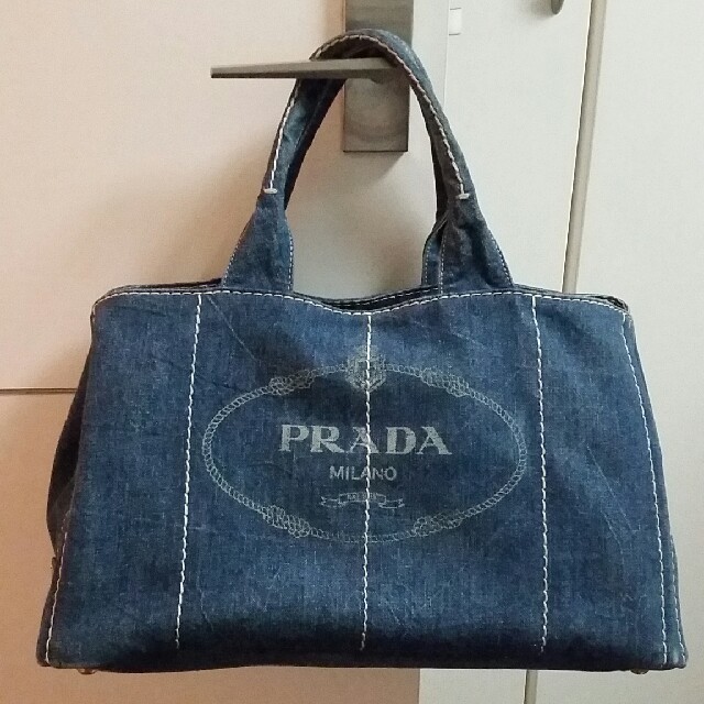 PRADA(プラダ)のマクロクマ様　10/3までお取り置きプラダ　カナパ　デニム　初期　 レディースのバッグ(トートバッグ)の商品写真