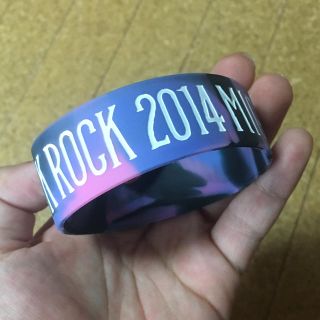 ワンオクロック(ONE OK ROCK)のone ok rock ラバーバンド(ミュージシャン)