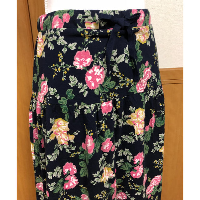 LAURA ASHLEY - ローラアシュレイ ️【新品】薔薇のスカートの通販 by ミキマロ's shop｜ローラアシュレイならラクマ