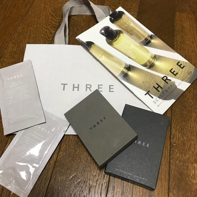 THREE(スリー)のTHREE 人気色 02 アイパレッド コスメ/美容のベースメイク/化粧品(アイシャドウ)の商品写真