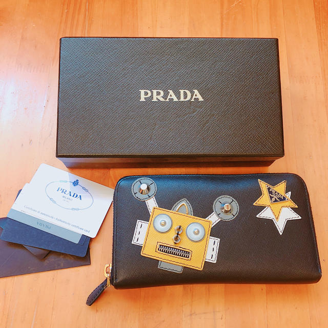 PRADA ロボット 長財布