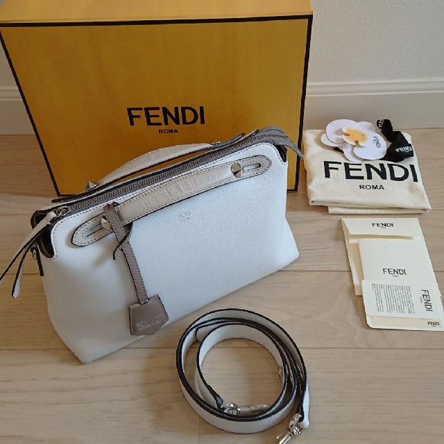 【限定色】FENDI☆フェンディ【バイザウェイ】ホワイト | フリマアプリ ラクマ