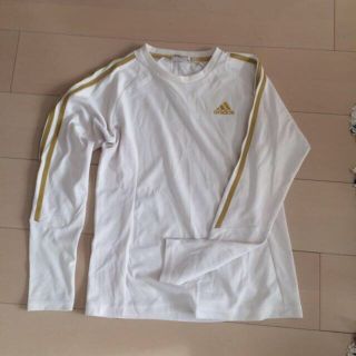 アディダス(adidas)のadidasのウエア(Tシャツ(長袖/七分))