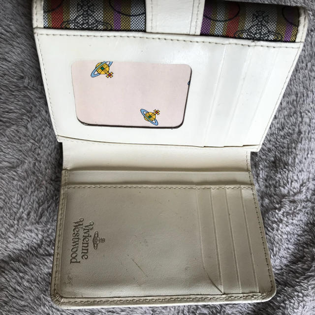 Vivienne Westwood(ヴィヴィアンウエストウッド)のVivienne Westwood ヴィヴィアンウエストウッド 折り財布 レディースのファッション小物(財布)の商品写真