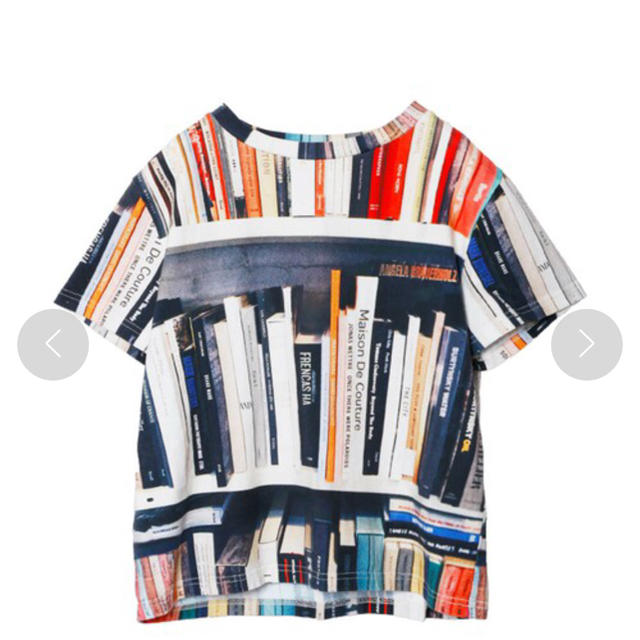 Ameri VINTAGE(アメリヴィンテージ)のAMERI MANY BOOKS TEE  リボンベルト無し レディースのトップス(Tシャツ(半袖/袖なし))の商品写真