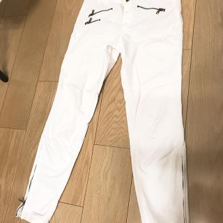 ザラ(ZARA)のZARA ホワイトパンツ(カジュアルパンツ)