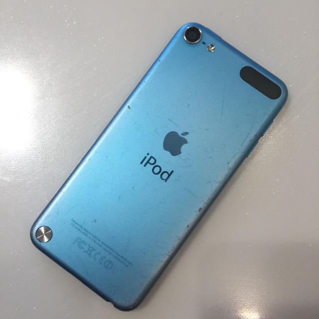 iPod touch(アイポッドタッチ)のipod touch ５世代 32gb スマホ/家電/カメラのオーディオ機器(ポータブルプレーヤー)の商品写真