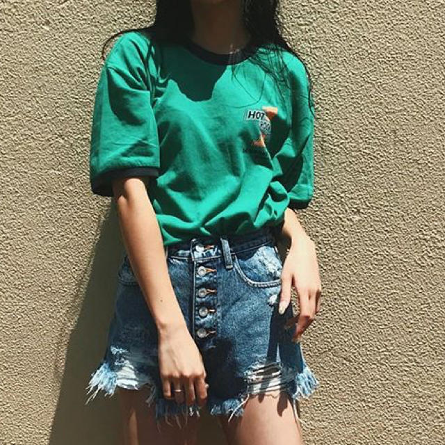 moussy(マウジー)のMOUSSY HOT ROCK CITY TSJ レディースのトップス(Tシャツ(半袖/袖なし))の商品写真