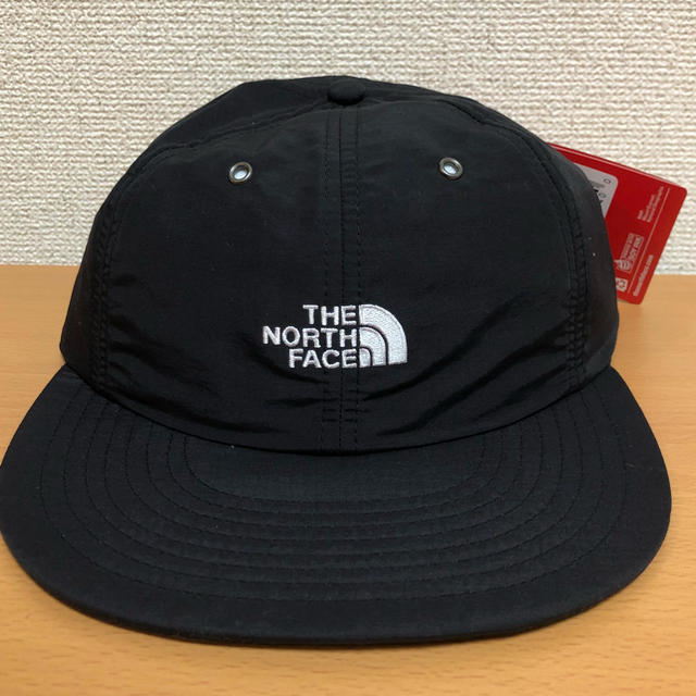THE NORTH FACE(ザノースフェイス)の新品 north face 90s throw back nylon cap メンズの帽子(キャップ)の商品写真