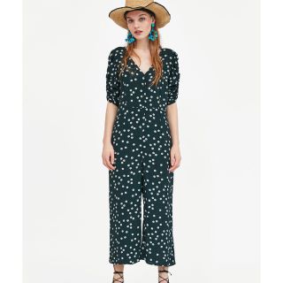 ザラ(ZARA)の完売品 ザラ 花柄 オールインワン サロペット Vネック ギャザー サンダル(オールインワン)