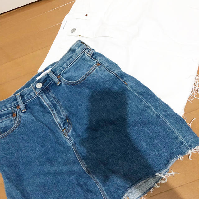 moussy(マウジー)の新品未使用☆moussyダメージデニムスカート レディースのスカート(ひざ丈スカート)の商品写真