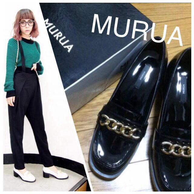 MURUA(ムルーア)のMURUA チェーン付きローファー新品 レディースの靴/シューズ(ローファー/革靴)の商品写真