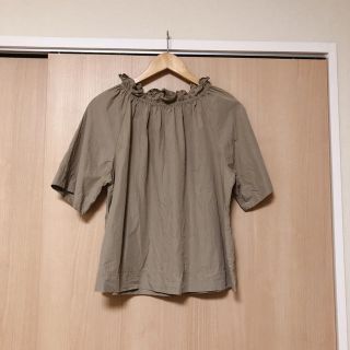 ユニクロ(UNIQLO)のユニクロ コットンギャザーブラウス ベージュ(シャツ/ブラウス(長袖/七分))