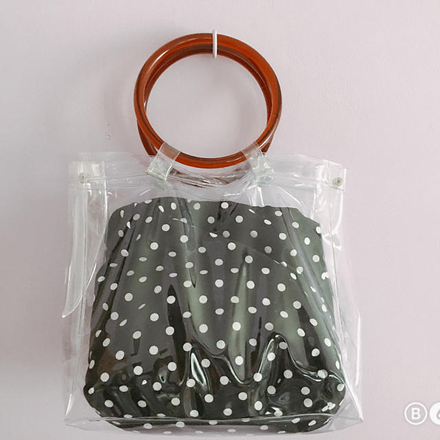 Kastane(カスタネ)のクリアバッグ  ドッド柄巾着付き リングハンドル  レディースのバッグ(ショルダーバッグ)の商品写真