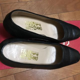 サルヴァトーレフェラガモ(Salvatore Ferragamo)のフェラガモ 黒パンプスsize：8D(ハイヒール/パンプス)