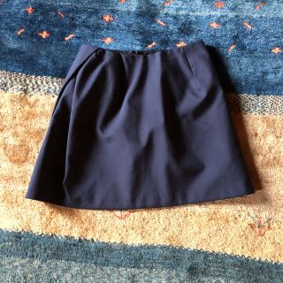 バーニーズニューヨーク(BARNEYS NEW YORK)のyoko chan スカート NAVY(ひざ丈スカート)