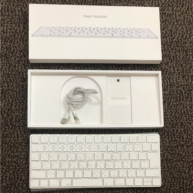 MAC(マック)のApple 純正キーボード（MLA22J/A） スマホ/家電/カメラのPC/タブレット(PC周辺機器)の商品写真