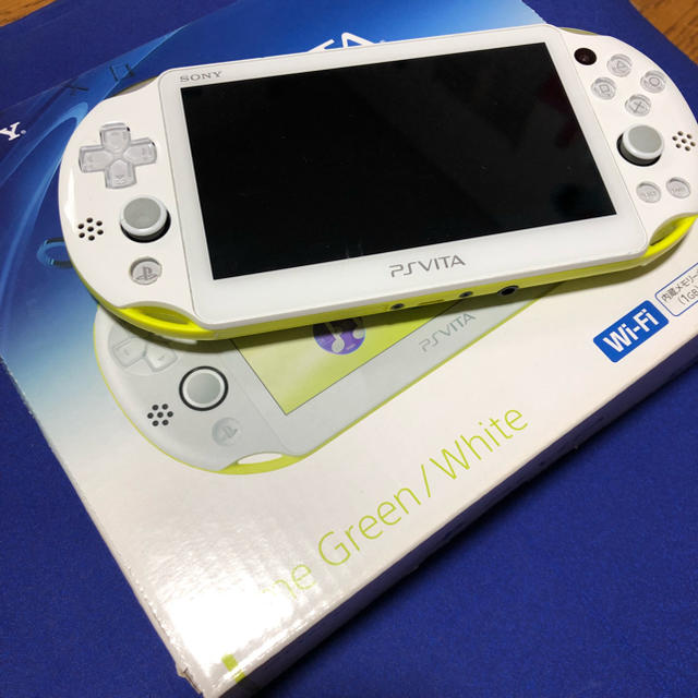 PlayStation(プレイステーション)のpsvita limegreen エンタメ/ホビーのゲームソフト/ゲーム機本体(携帯用ゲーム機本体)の商品写真