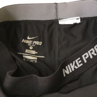 ナイキ(NIKE)の小さいサイズアメリカサイズXSナイキカプリタイツ着用感あり送料込400円(クロップドパンツ)