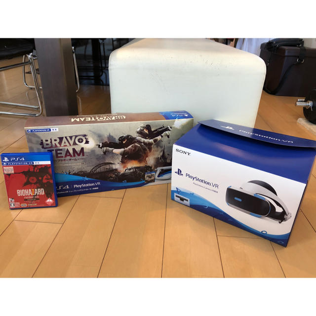 最新入荷 PS4 - VR PlayStation  ソフト2本付(バラ売り不可) CUHJ-16003 VRカメラ同梱版 家庭用ゲーム機本体