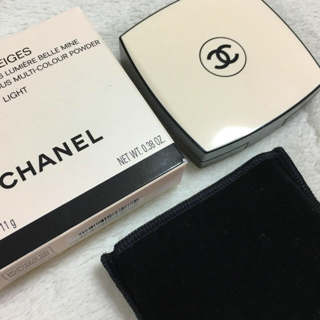 CHANEL(シャネル)のシャネル レベージュ アーモニー プードゥル ルミエール ライト 今期限定品  コスメ/美容のベースメイク/化粧品(フェイスパウダー)の商品写真