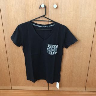 グレイル(GRL)のポケット付きVネックTシャツ(Tシャツ(半袖/袖なし))