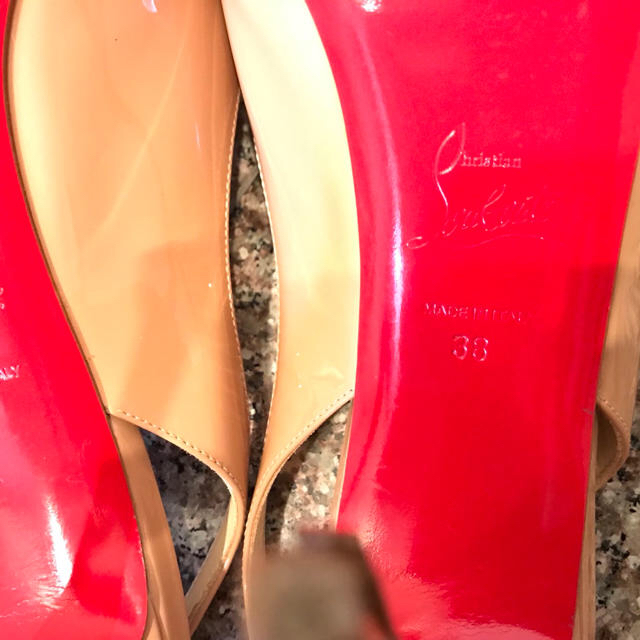 Christian Louboutin(クリスチャンルブタン)のChristian Louboutin パンプス レディースの靴/シューズ(ハイヒール/パンプス)の商品写真